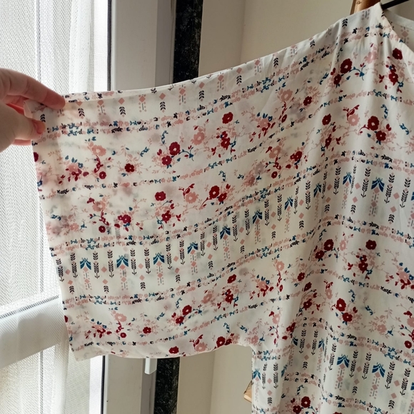 Floral Drop Shoulder Top - Picture 6 of 15